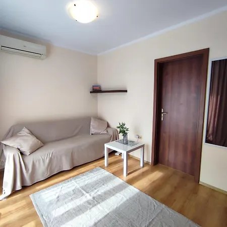 Sirena 50 M From The Appartement Byala (Varna)